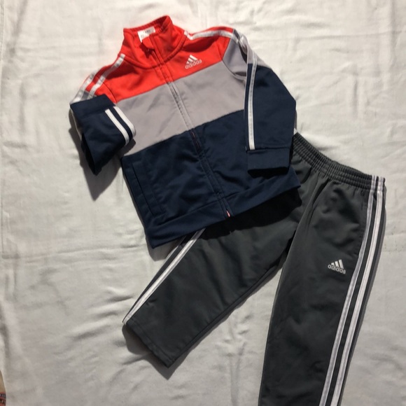 Adidas 2 Piece Jacket and Pants 3T - Picture 2 of 8